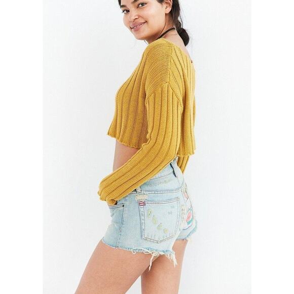 New UO x Bandit Essential Mid-rise Embroidered Denim Short Distressed Size 28 - Picture 5 of 6